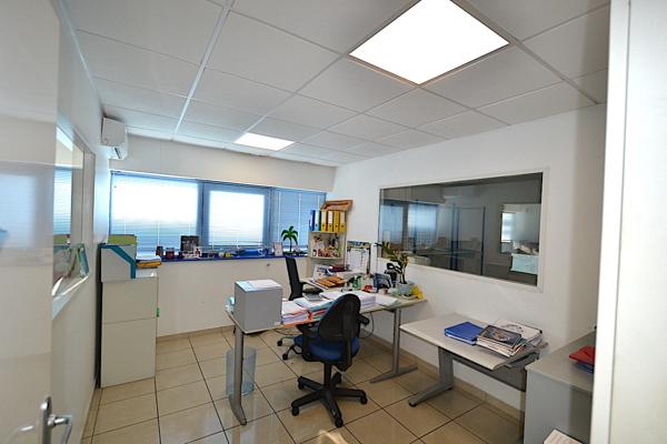 Petit-Bourg (97170) Local d'activité, entrepôt + bureaux emplacement stratégique