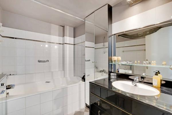 Appartement - loft avec extérieurs - Place Vendôme