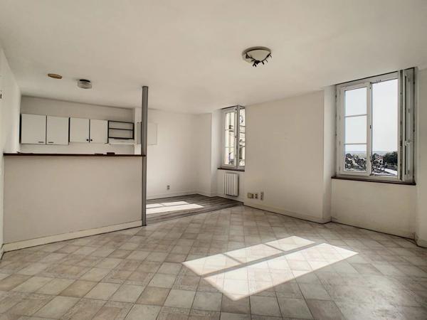 Location                                                      Appartement
                        
                     3 pièces                      58 m2                     à Le Bugue
