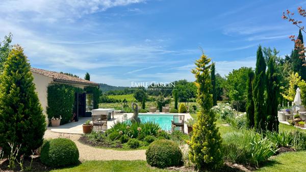 A vendre - Demeure de charme - Sud Luberon - 1,5 hectare de jardin et prairies