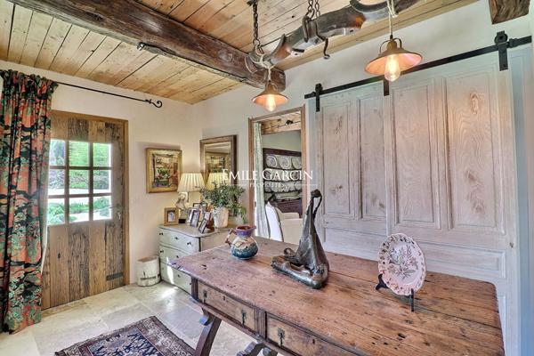 A vendre - Demeure de charme - Sud Luberon - 1,5 hectare de jardin et prairies