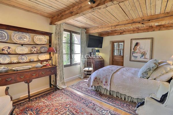 A vendre - Demeure de charme - Sud Luberon - 1,5 hectare de jardin et prairies