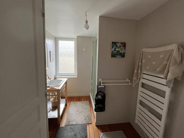 À vendre : Appartement rénové sur le port, au cœur de l'intra muros