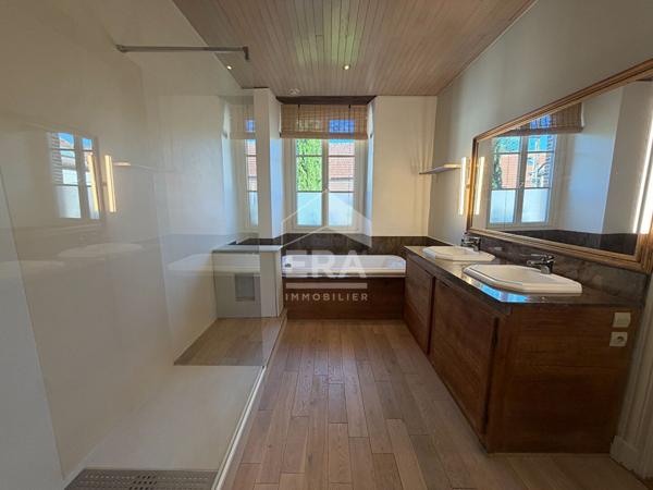 Maison St Martin D Ablois 8 pièce(s) 207 m2