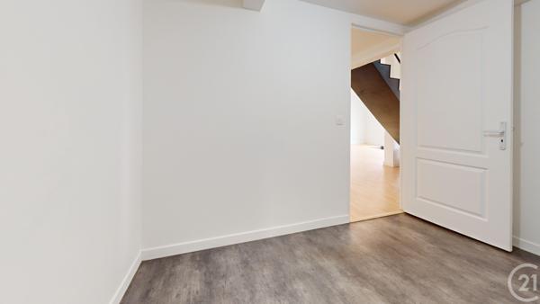 Appartement T4 à vendre  4 pièces - 99,61 m2 ANGLES - 85