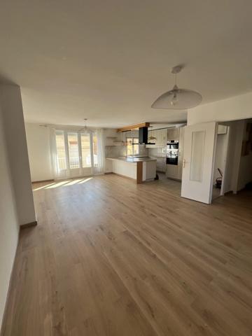 Vente                                                      Appartement
                        
                     4 pièces                      86 m2                     à Perpignan