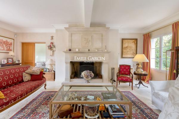A vendre, Propriété contemporaine à Saint-Nom-la-Bretèche - 350 m² habitables -719m² au sol