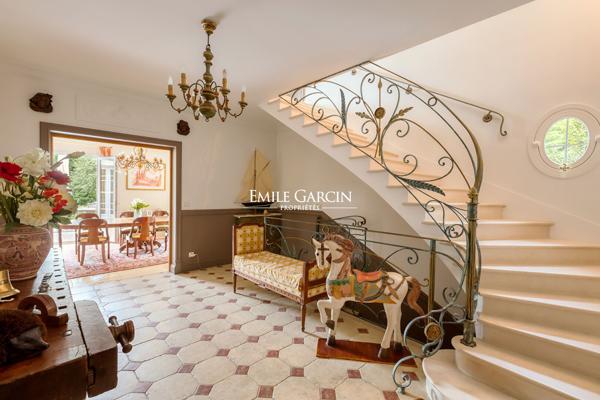 A vendre, Propriété contemporaine à Saint-Nom-la-Bretèche - 350 m² habitables -719m² au sol
