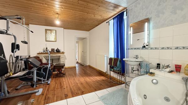 Aigueperse (63260) Viager occupé sans rente Monsieur 67 ans - Maison de ville Aigueperse