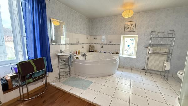 Aigueperse (63260) Viager occupé sans rente Monsieur 67 ans - Maison de ville Aigueperse