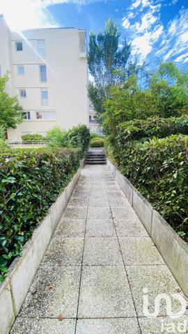 Immeuble à vendre 33 m² Élancourt