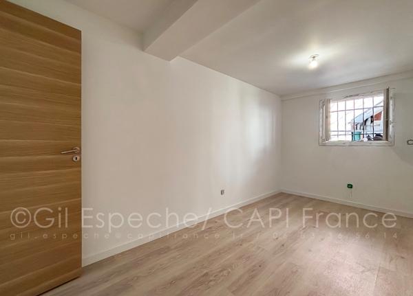 Appartement à vendre 3 pièces Rez-de-Jardin SAINT LAURENT DU VAR (06)