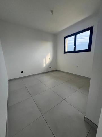 Vente                                                      Villa
                        
                     6 pièces                      122 m2                     à Perpignan