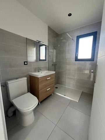 Vente                                                      Villa
                        
                     6 pièces                      122 m2                     à Perpignan