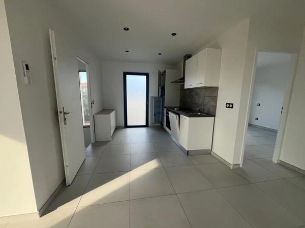 Vente                                                      Villa
                        
                     6 pièces                      122 m2                     à Perpignan