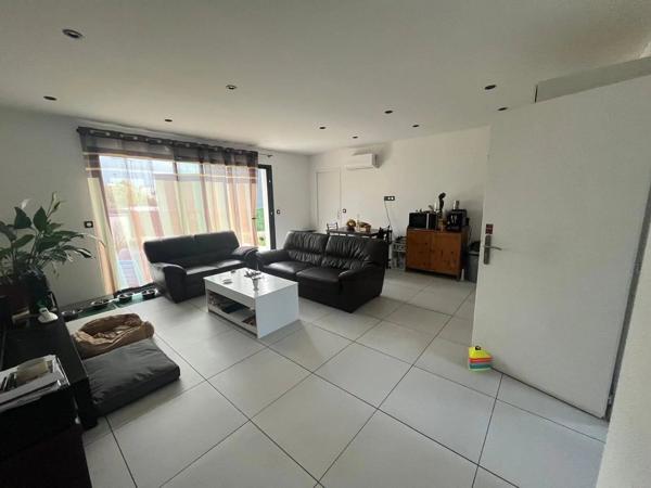Vente                                                      Villa
                        
                     6 pièces                      122 m2                     à Perpignan