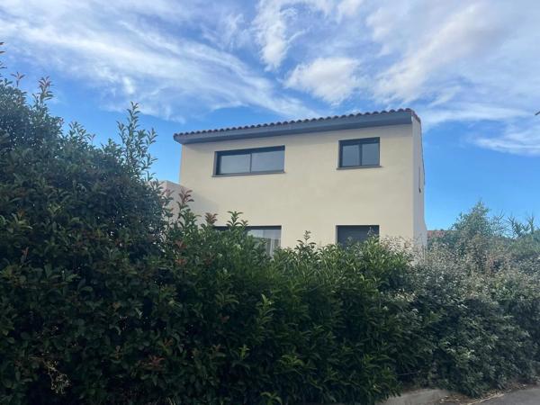 Vente                                                      Villa
                        
                     6 pièces                      122 m2                     à Perpignan