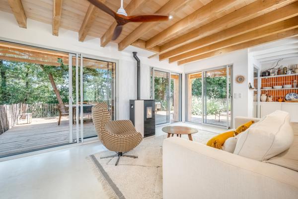 Maison
         5 pièces
        - 150 m² Bien prestige 680 000 € *