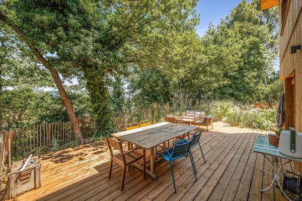 Maison
         5 pièces
        - 150 m² Bien prestige 680 000 € *