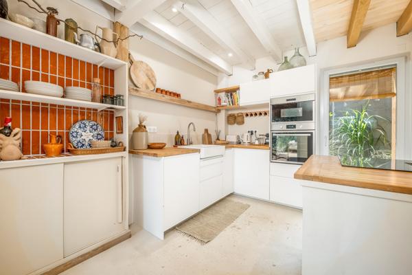 Maison
         5 pièces
        - 150 m² Bien prestige 680 000 € *