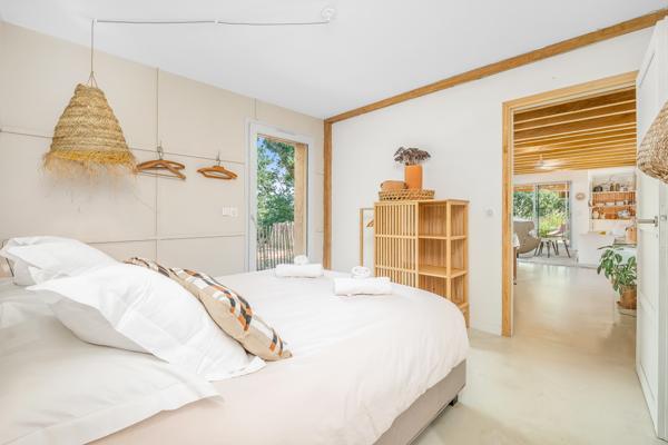 Maison
         5 pièces
        - 150 m² Bien prestige 680 000 € *