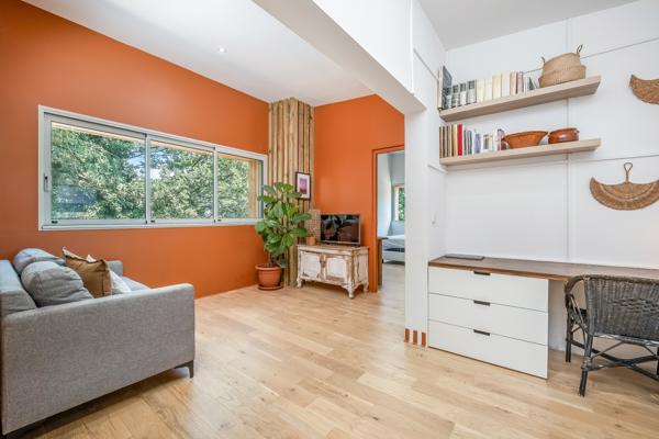 Maison
         5 pièces
        - 150 m² Bien prestige 680 000 € *