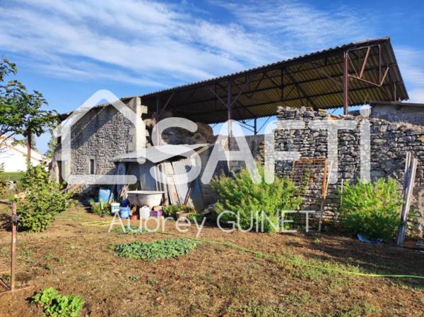 Ancien corps de ferme idéalement situé avec terrain constructible