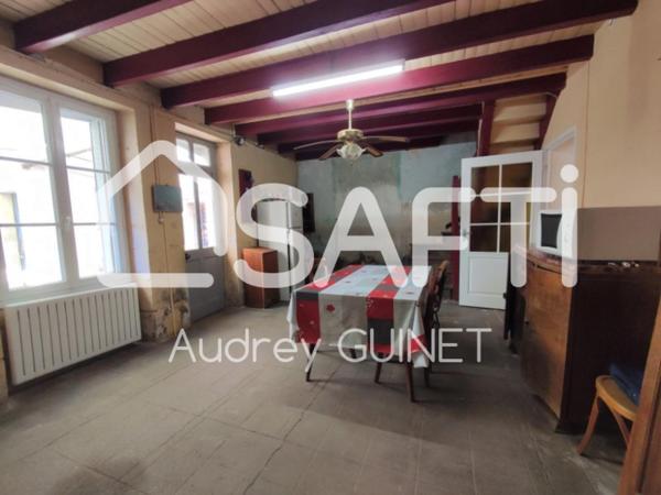 Ancien corps de ferme idéalement situé avec terrain constructible