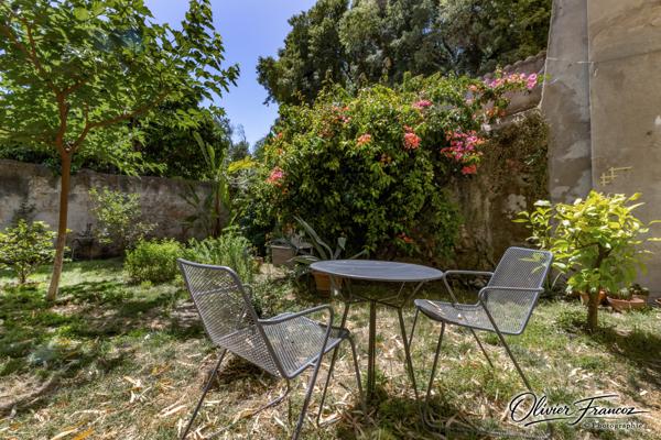Appartement
         4 pièces
        - 80 m² Bien prestige 680 000 € *