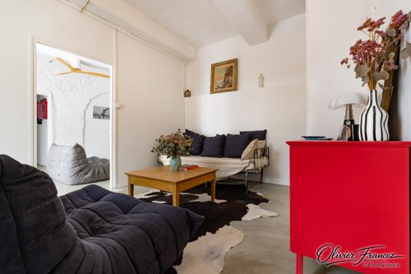 Appartement
         4 pièces
        - 80 m² Bien prestige 680 000 € *