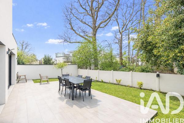 Maison à vendre 5 pièces 147 m² Sainte-Geneviève-des-Bois