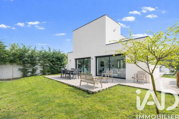 Maison à vendre 5 pièces 147 m² Sainte-Geneviève-des-Bois