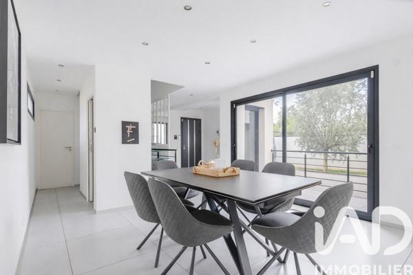 Maison à vendre 5 pièces 147 m² Sainte-Geneviève-des-Bois