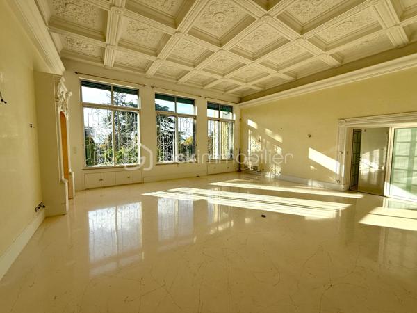 Appartement de 246 m²