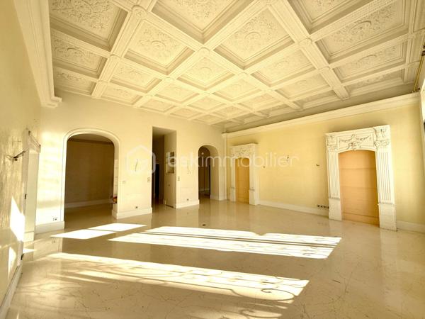 Appartement de 246 m²