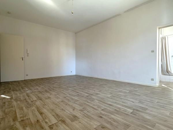 Location                                                      Appartement
                        
                     1 pièces                      34 m2                     à Albi