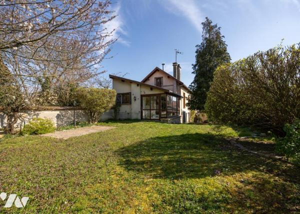 REIMS/proche Centre Ville - Maison avec dépendance et jardin