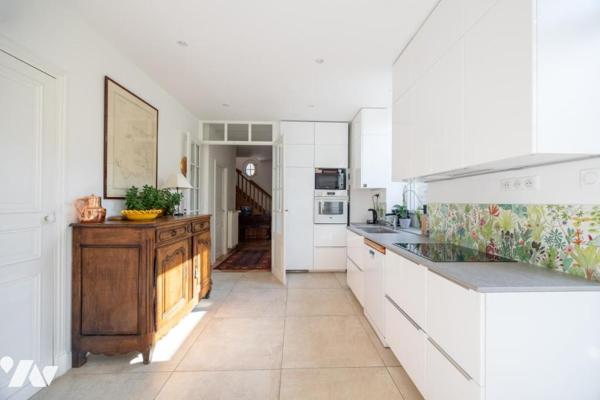 REIMS/proche Centre Ville - Maison avec dépendance et jardin