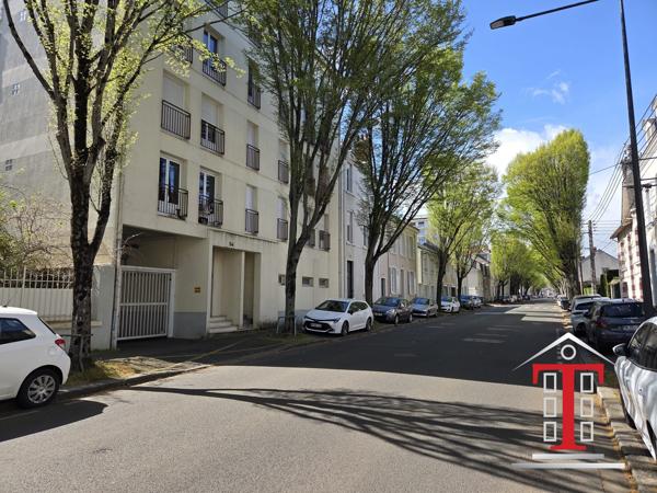 Place de parking aérienne sécurisée