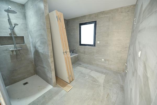 49100 ANGERS MAISON NEUVE - 4CH - JARDIN - TERRASSES POUR LES CHAMBRES A L ETAGE