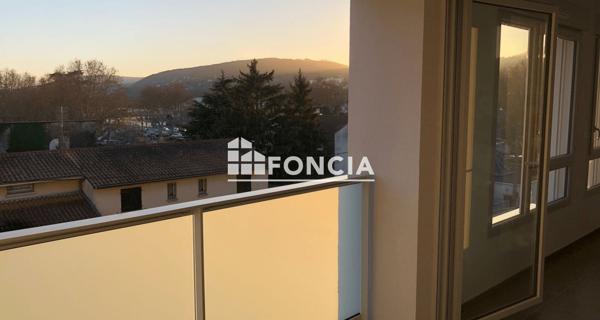 Location Appartement 3 pièces 69.9 m² - Neuville-sur-saône 69250