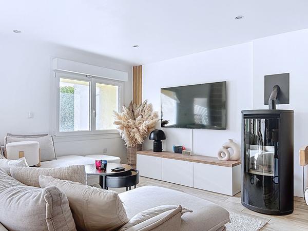 Maison Briec 6 pièces, trois hangars dont un avec trois box et douche pour chevaux