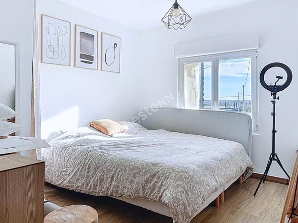 Maison Briec 6 pièces, trois hangars dont un avec trois box et douche pour chevaux