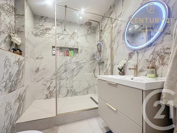 Appartement F5 à vendre  5 pièces - 167,99 m2 MARSEILLE - 13008