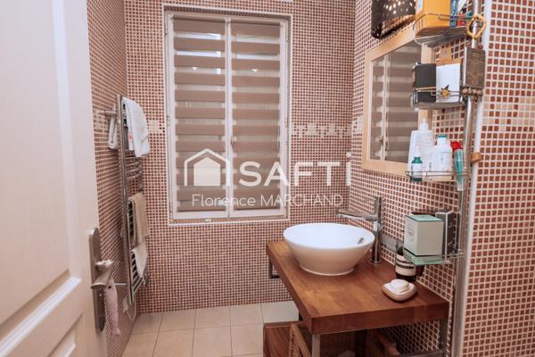 MAISON DE CARACTÈRE  PROCHE BRÈCHE MARCHÉ ECOLES !