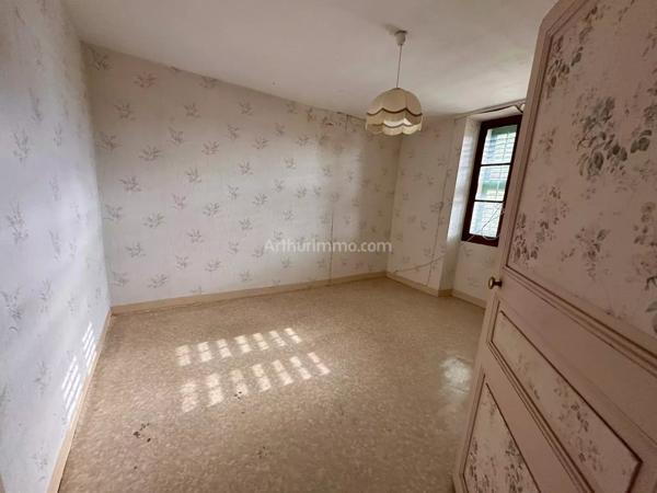 Vente                                                      Ferme
                        
                     4 pièces                      225 m2                     à Méry