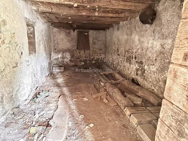 Vente                                                      Ferme
                        
                     4 pièces                      225 m2                     à Méry