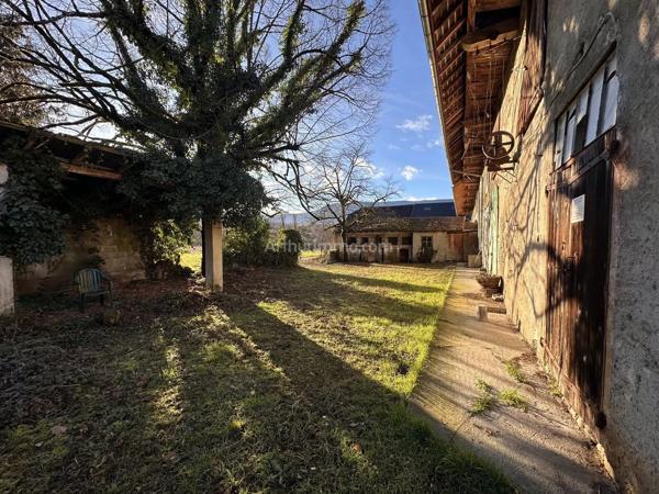 Vente                                                      Ferme
                        
                     4 pièces                      225 m2                     à Méry