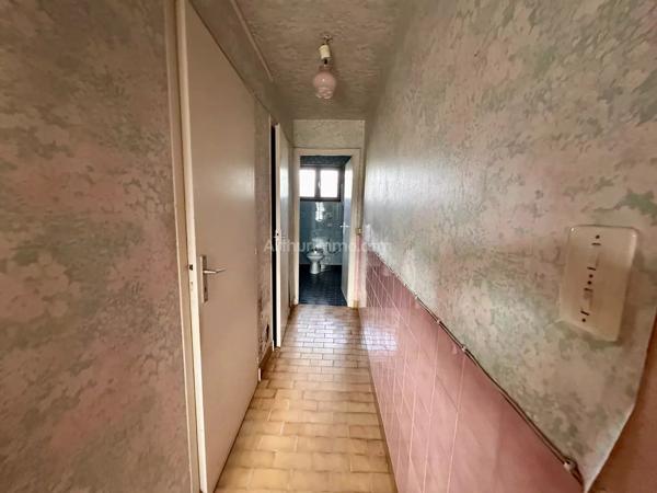 Vente                                                      Ferme
                        
                     4 pièces                      225 m2                     à Méry
