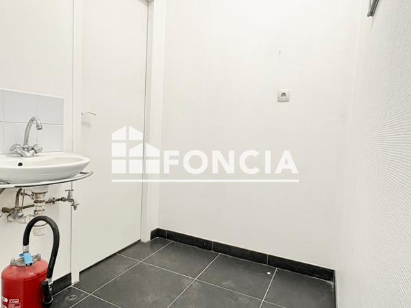 Location Local commercial 1 pièce 45 m² - 55 PLACE SAINT LOUIS Metz 57000